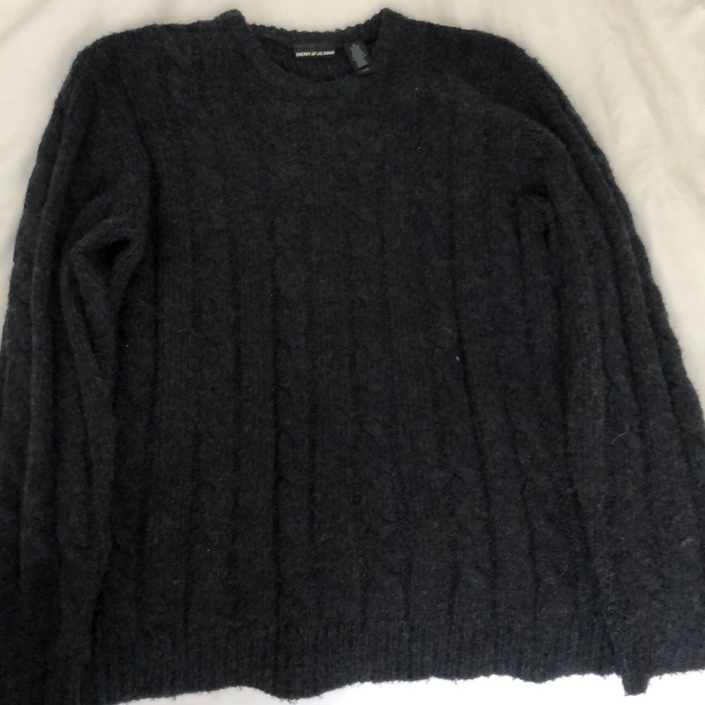 Men’s DKNY pullover sweater